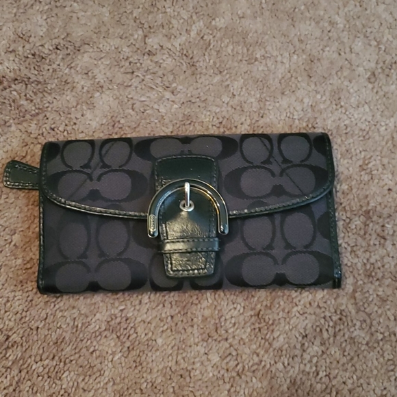 Coach wallet - Picture 1 of 3